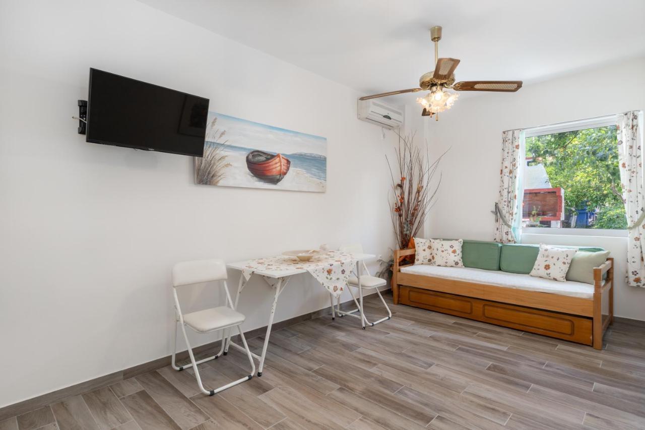 M K Apartments Arkítsa Екстериор снимка